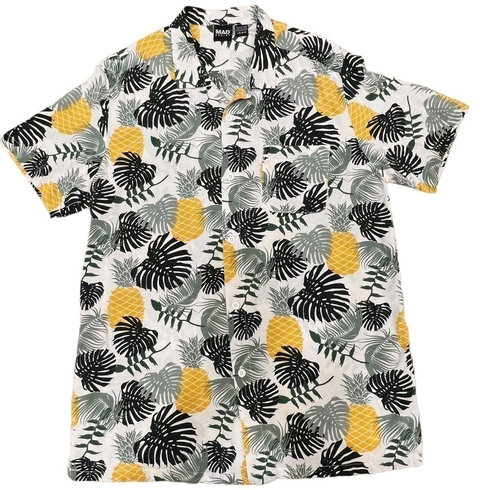 Mad Engine Men’s Pineapple & Palm Leaf Button Down Shirt, Size Large.